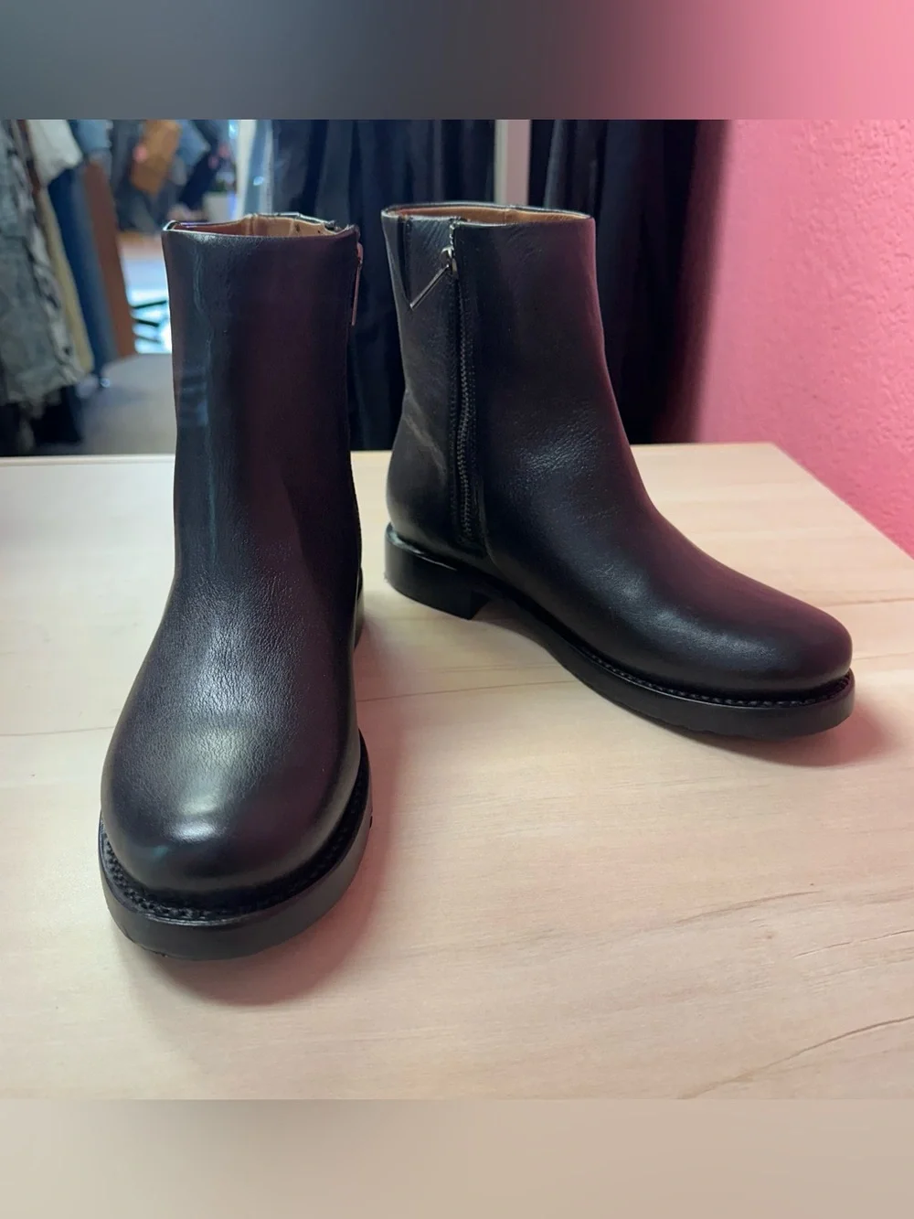 Frye size black